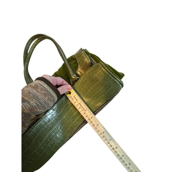 Vintage Green Floral Embroidered Handbag With Dual Handles & Croc Texture Accent - Picture 6 of 15